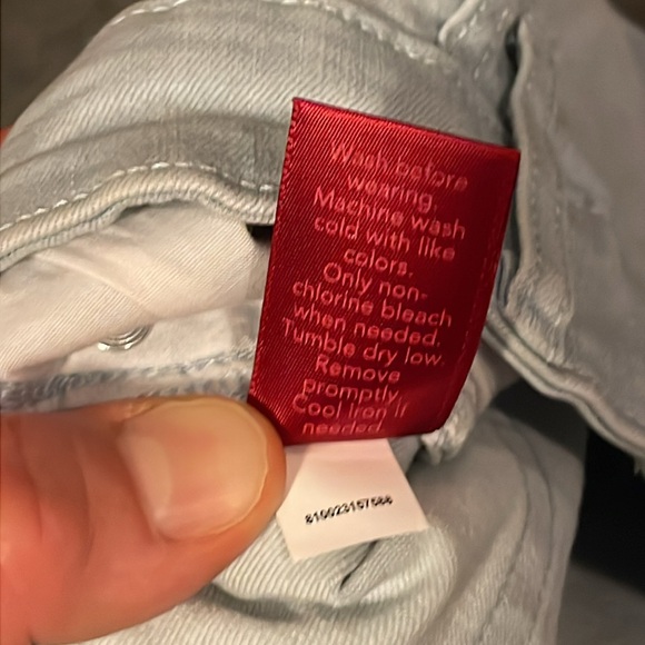 Jennifer Lopez Jeans Sculpt Midrise Capri Womens Size 10 Blue Tie dye Denim - Picture 9 of 10